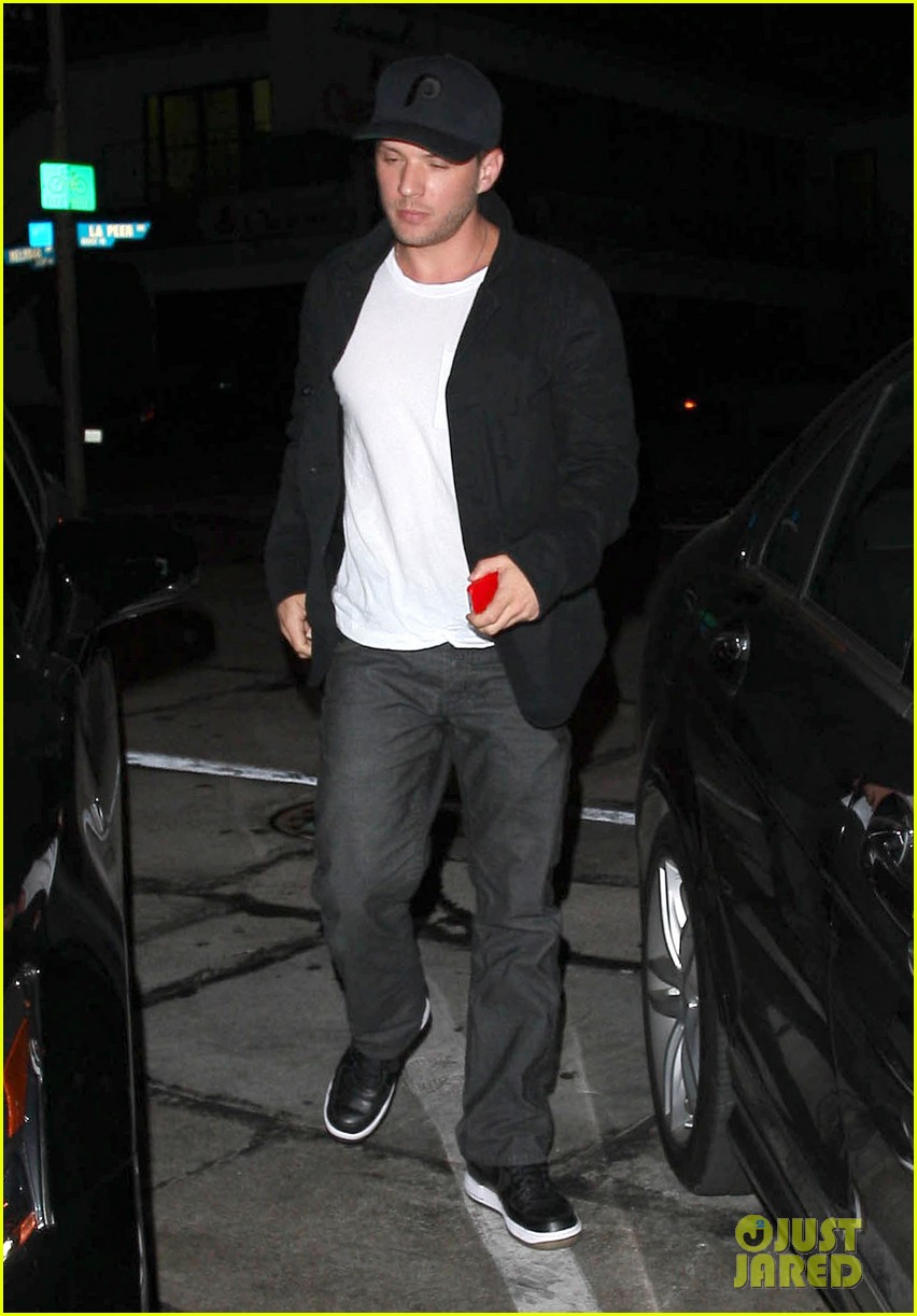 Ryan Phillippe's Deleted Gay Kiss Scene from '54' Leaks Online!