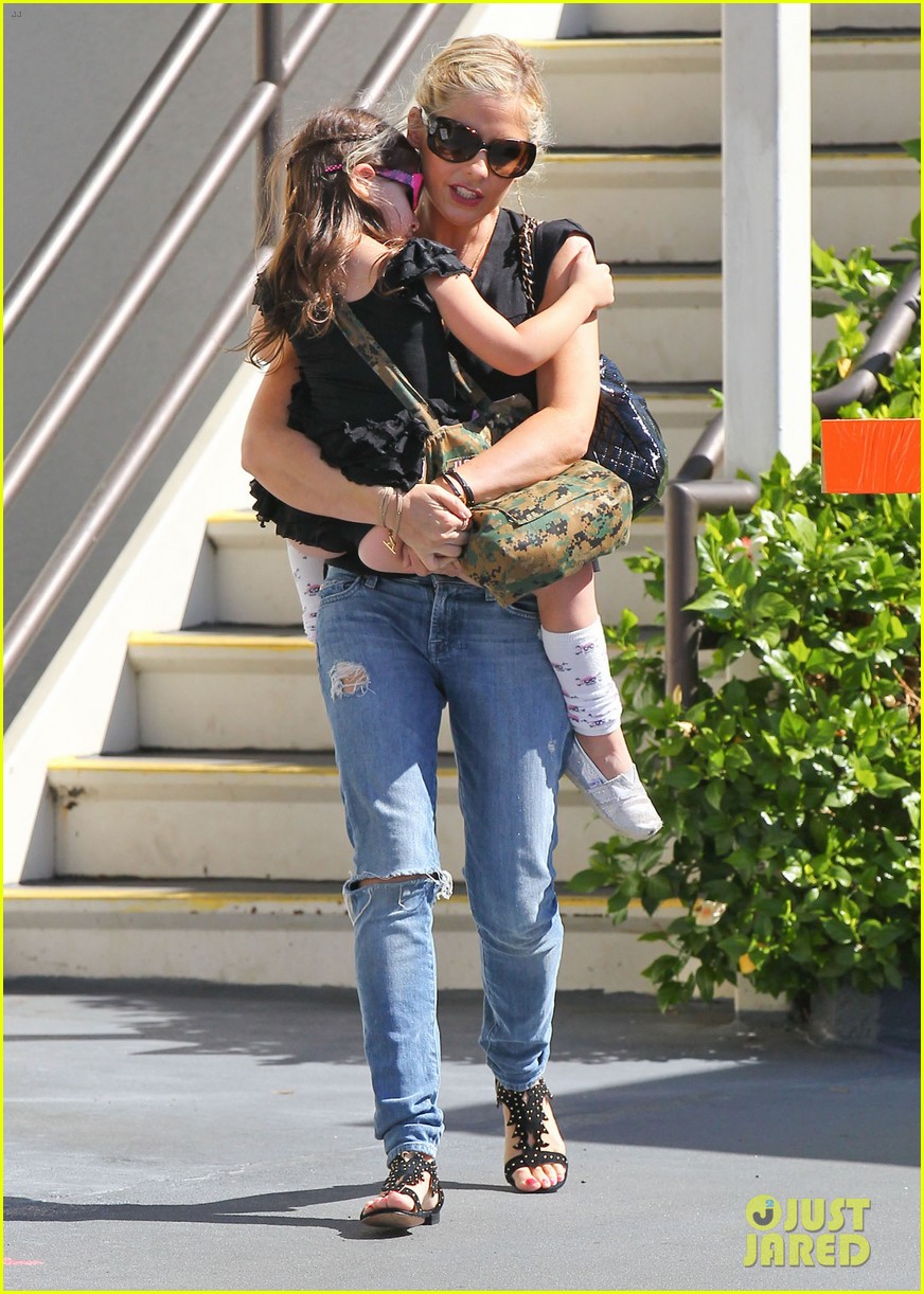 Sarah Michelle Gellar Takes Charlotte to Ballet Class