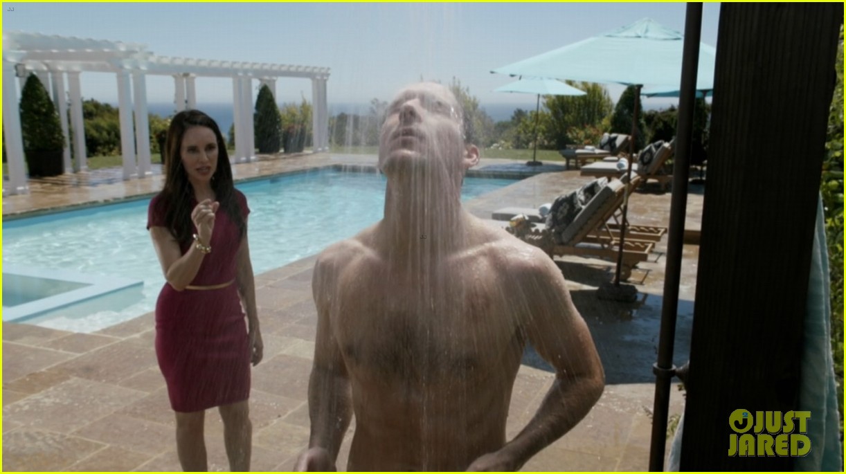 Nick Wechsler & Barry Sloane: Revenge's Shirtless Studs!