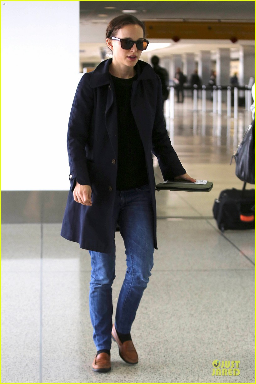 Natalie Portman Raves About Charismatic Chris Hemsworth!