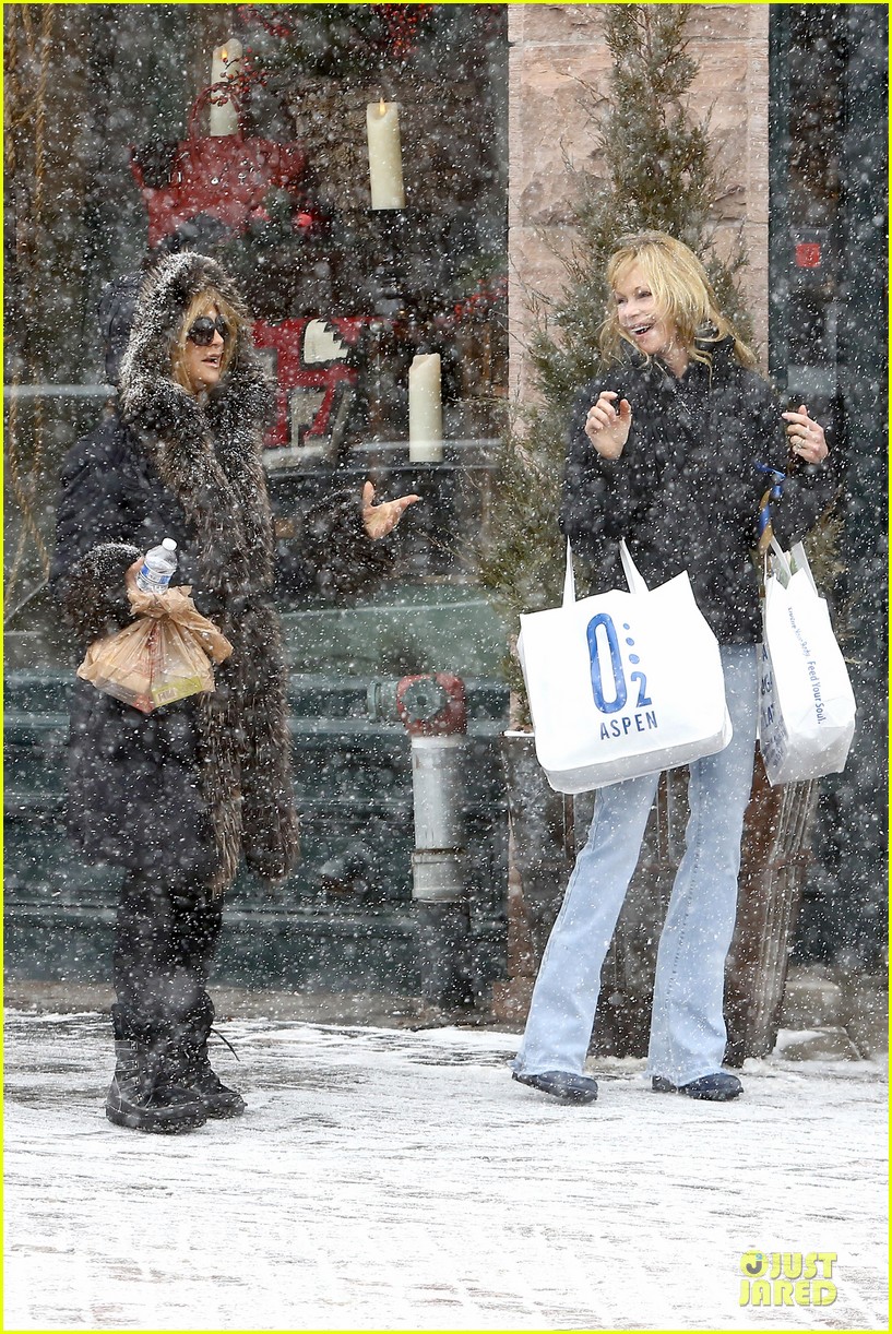 Goldie Hawn & Kurt Russell: Aspen Chat with Melanie Griffith!