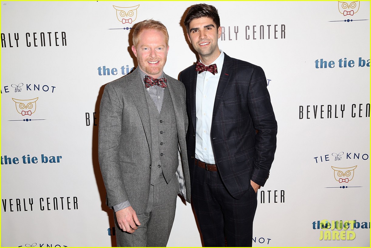 Jesse Tyler Ferguson & Sofia Vergara: Tie the Knot Pop Up Shop Opening!