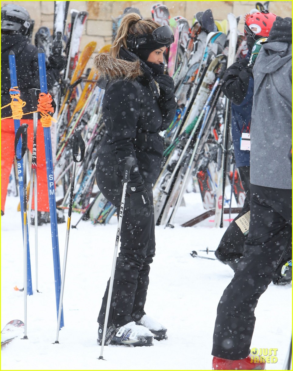 Kim Kardashian: New Year's Eve Skiing with Kourtney!