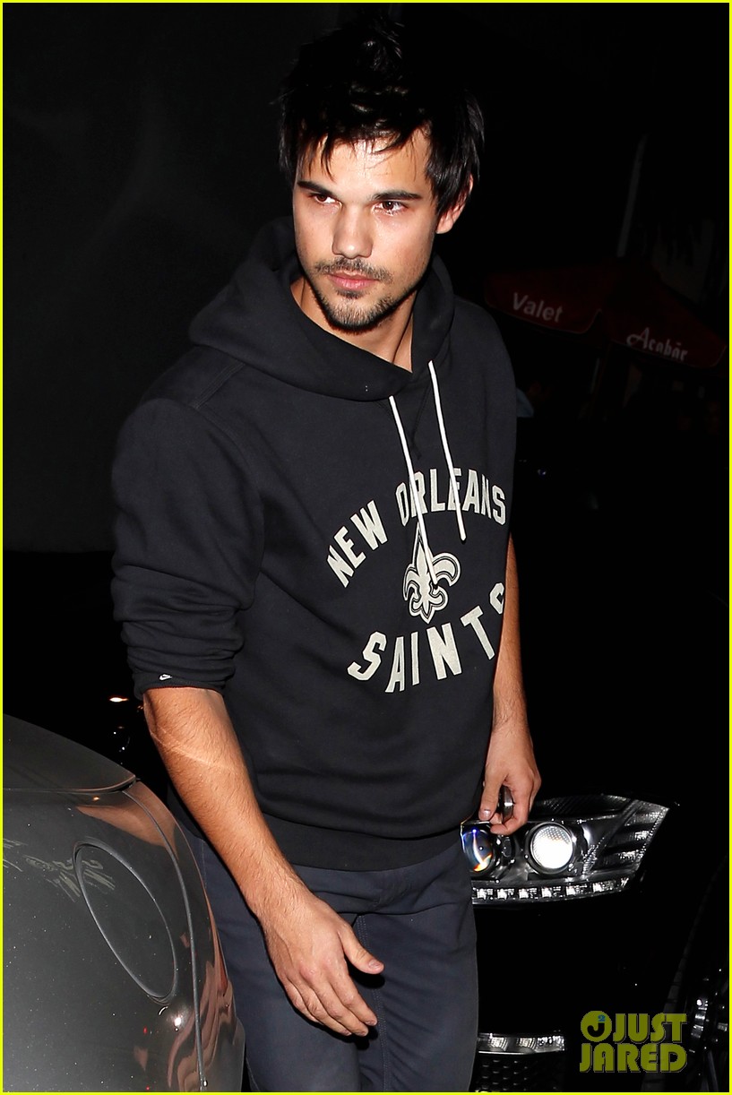 Taylor Lautner & Marie Avgeropoulos Hold Hands After Date Night