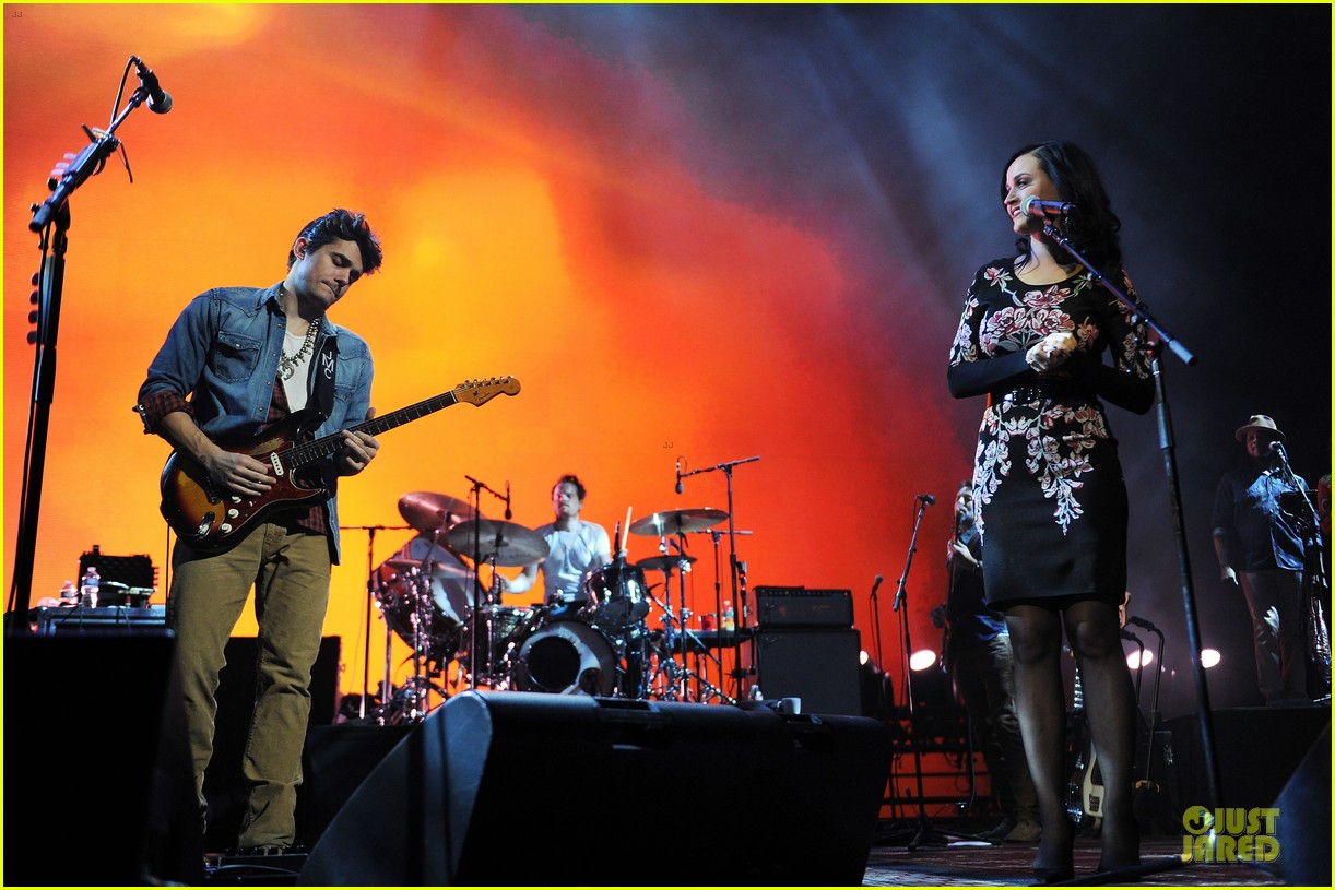 Katy Perry: Surprise Performer at John Mayer's Brooklyn Concert!