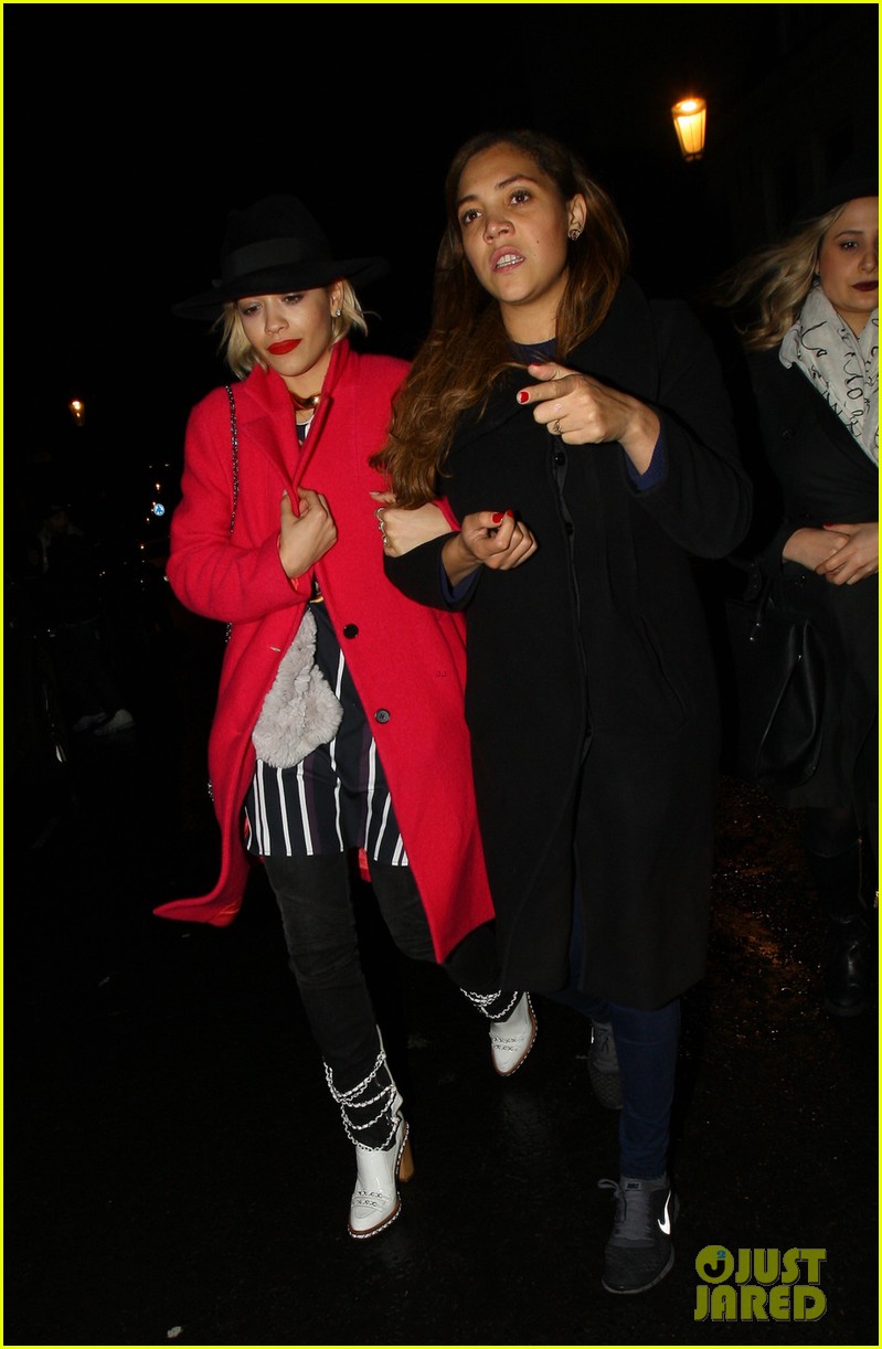 Rita Ora Receives Personalized George Foreman Grill