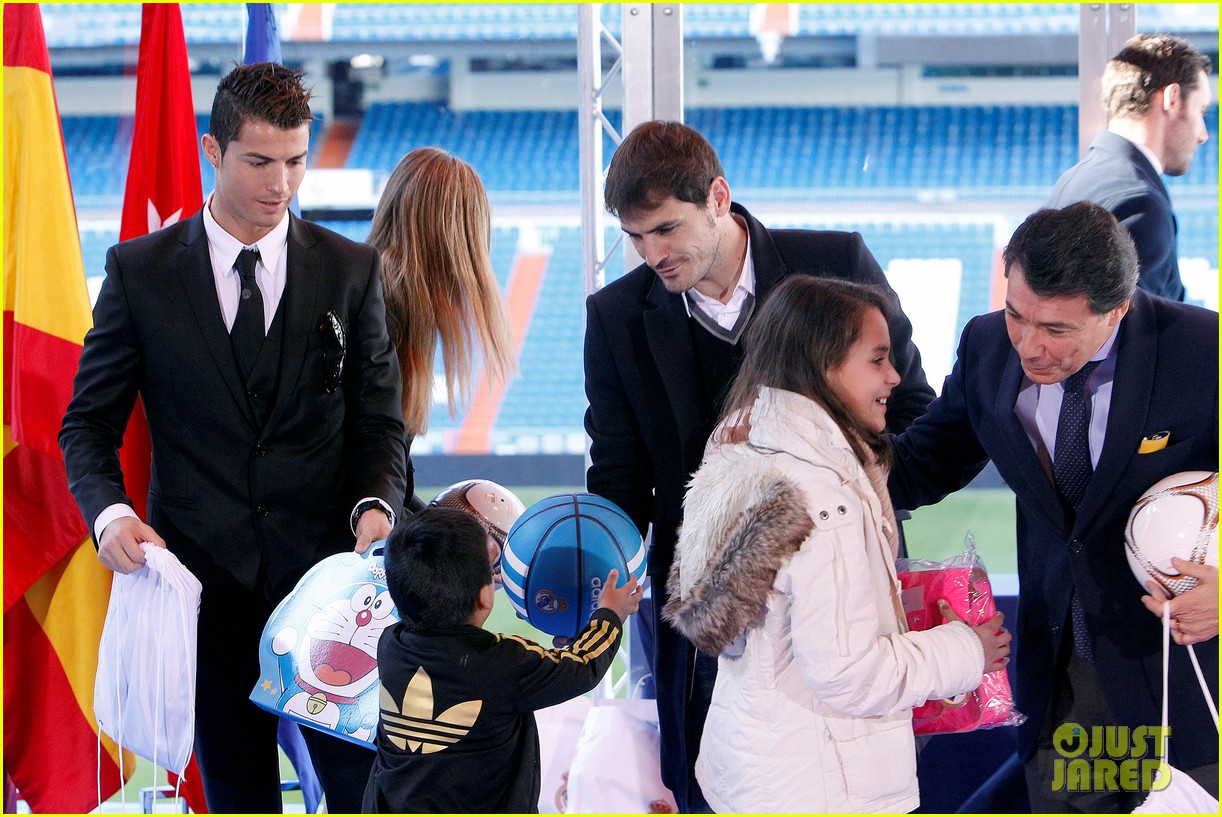 Cristiano Ronaldo: 'One Toy, One Hope' Charity Event!
