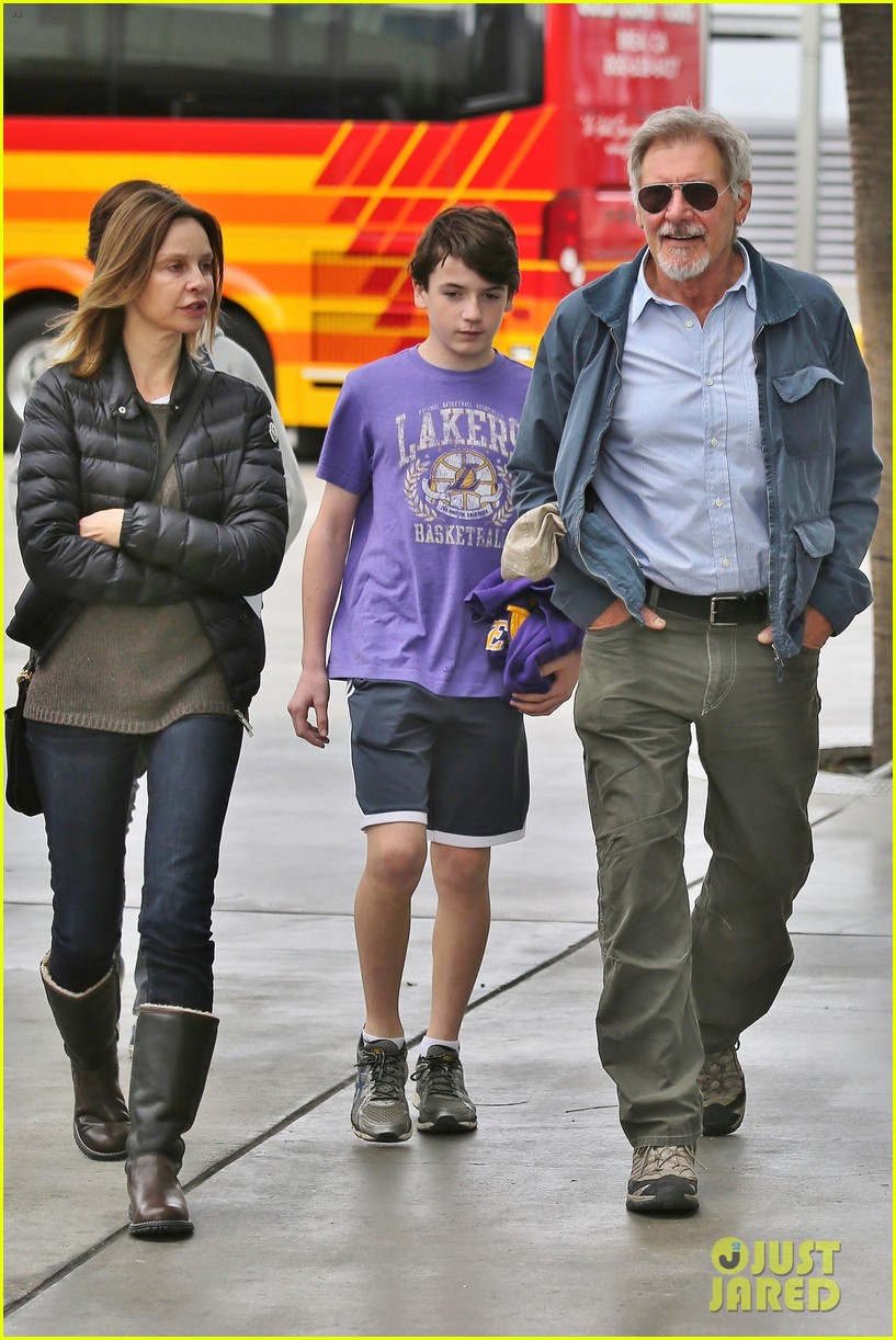 Harrison Ford & Calista Flockhart: Lakers Game with Son Liam!