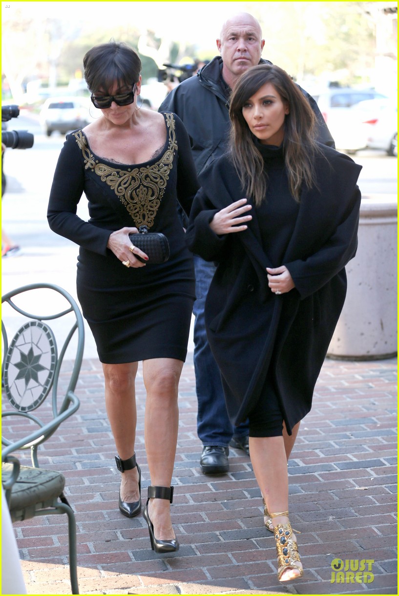 Kim Kardashian: Restaurant Filming with Mom Kris Jenner & Sister Khloe!