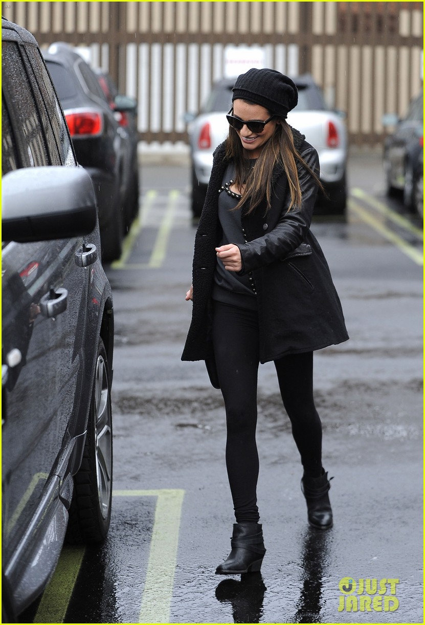 Lea Michele & Heather Morris Walk Arm-in-Arm in Rainy L.A.!