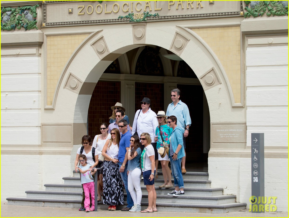 Sofia Vergara & Nick Loeb: Sydney Zoo Trip with 'Modern Family' Co-Stars!