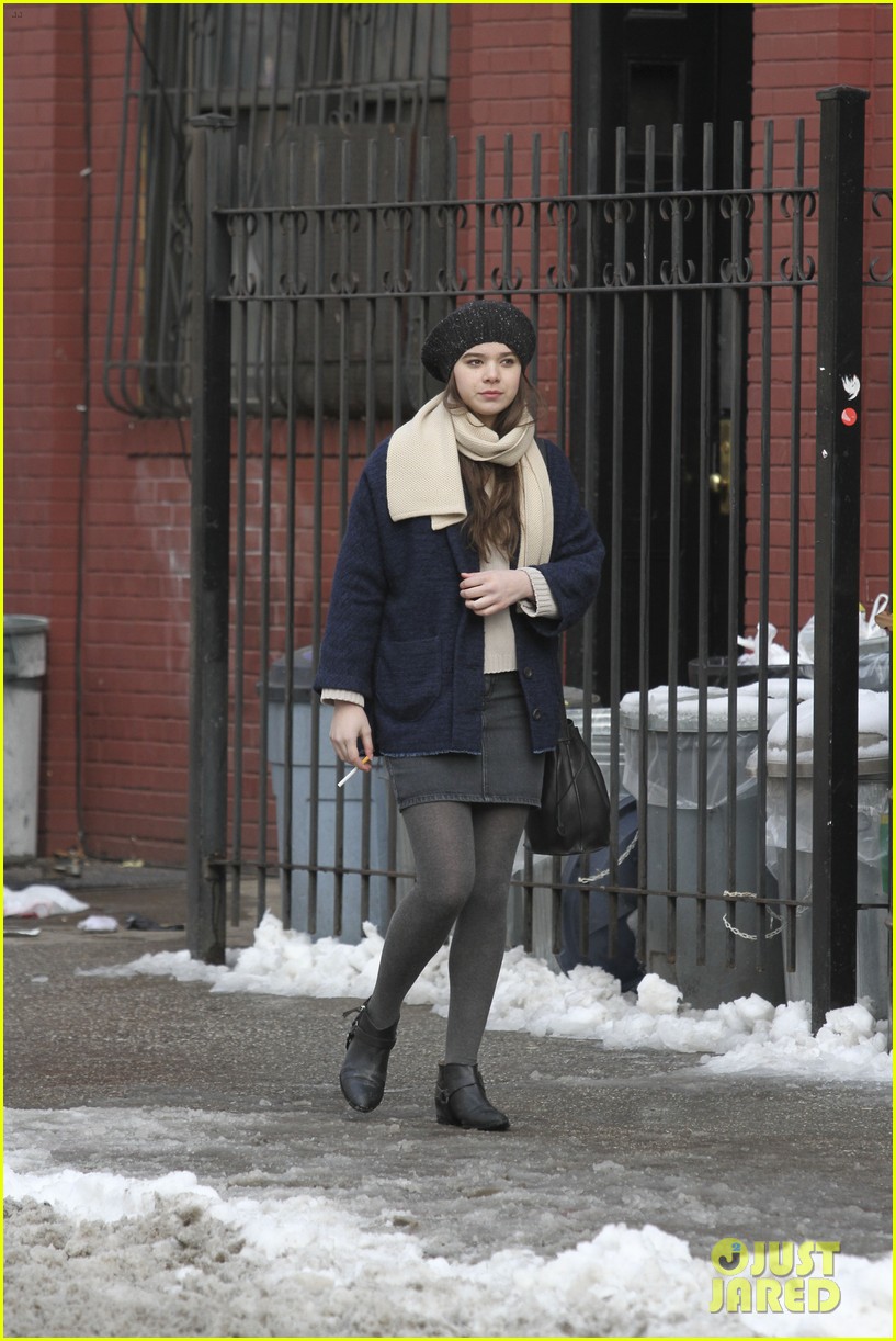 does hailee steinfeld smoke cigarettes Caught Smoking? Don't Worry, It's Fake! - Just Jared - Celebrity News and Gossip Hailee Steinfeld: A Deep Dive
