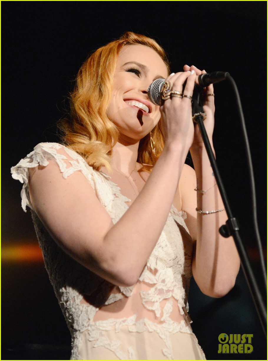 Rumer Willis Belts Out a Song at Hollywood Domino Gala 2014