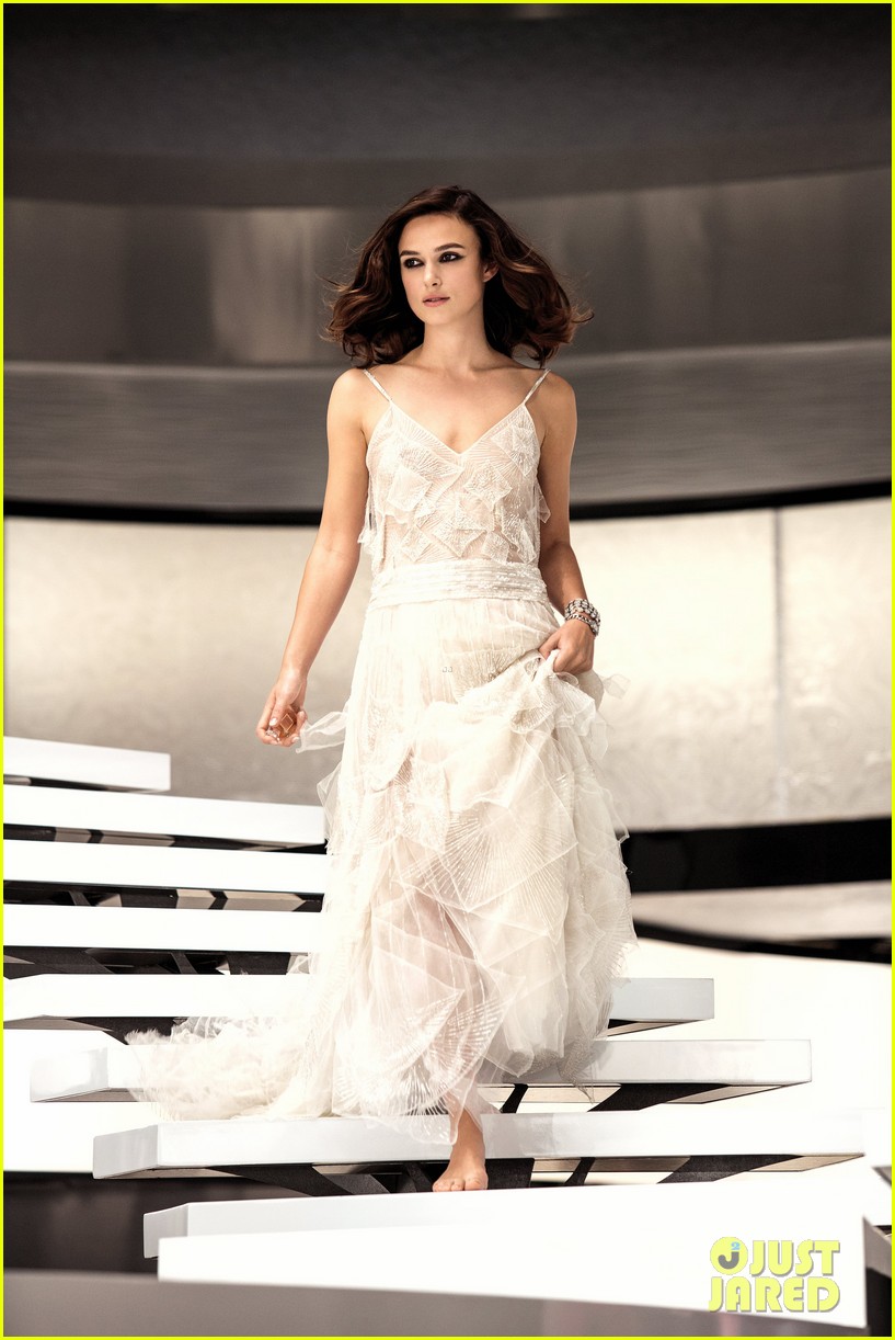Keira Knightley Ruined Her Chanel Wedding Dress with Big Red Wine Stain! -  Just Jared - Celebrity News and Gossip | Entertainment