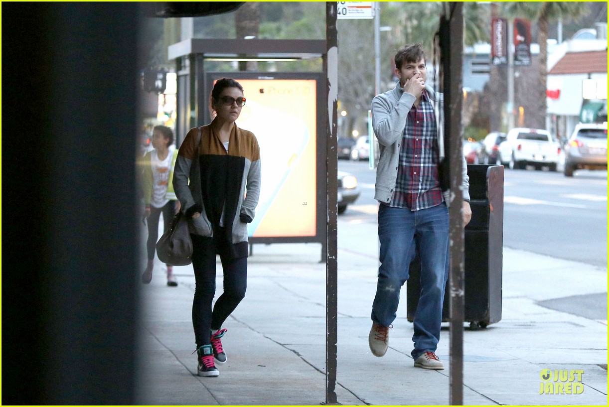 Ashton Kutcher & Mila Kunis Grab Dinner as Newly Engaged Couple!