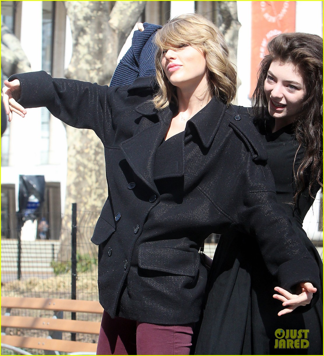 Taylor Swift & Lorde Are a Pair of Super Silly Besties in NYC!