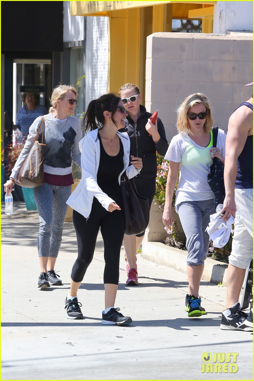 Reese Witherspoon & Naomi Watts Continue to Be Our Favorite Yoga Partners!