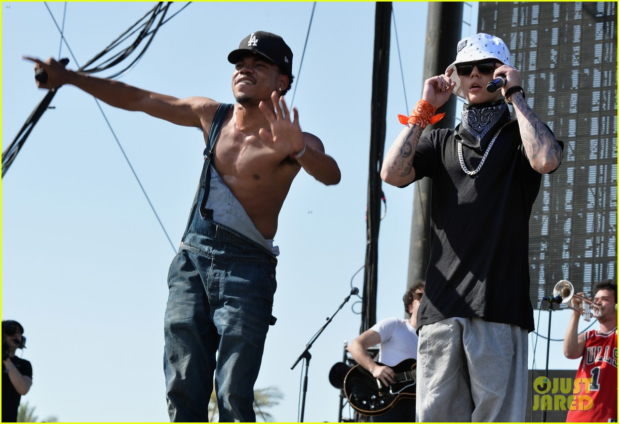 Justin Bieber Surprises Coachella Crowd with Chance The Rapper! (Video)