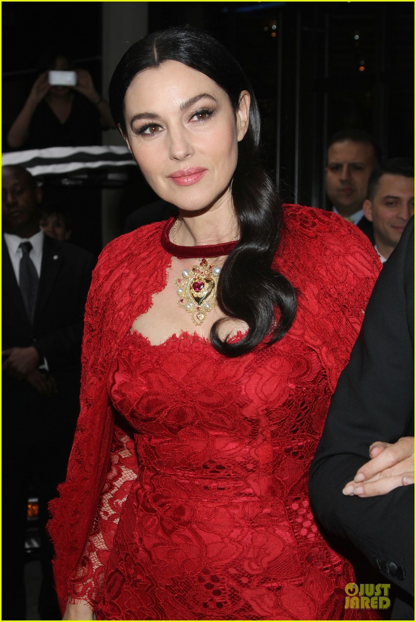 Monica Bellucci Sports Red Lacy Cape at Met Ball 2014! - Just Jared - Celebrity News and Gossip | Entertainment Monica Bellucci Sports Red Lacy Cape at Met Ball 2014! - Just Jared - Celebrity News and Gossip | Entertainment
