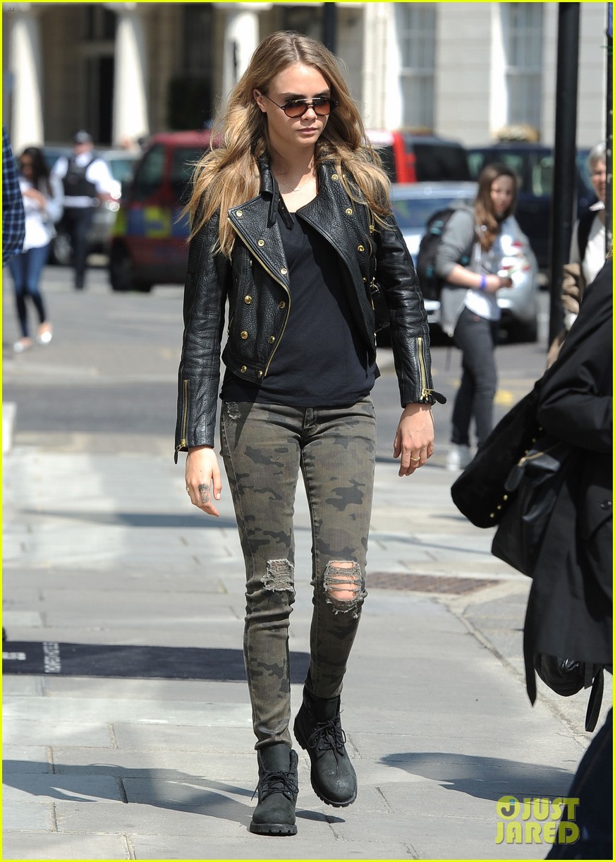 Cara Delevingne & Suki Waterhouse Have Another Night on the Town!