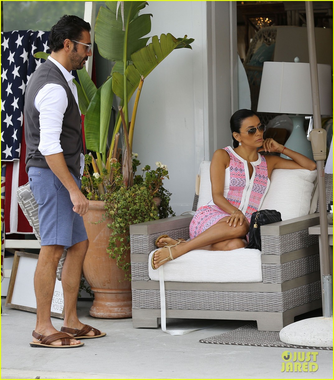 Eva Longoria Goes on Cozy Malibu Shopping Trip with Boyfriend Jose Antonio Baston!