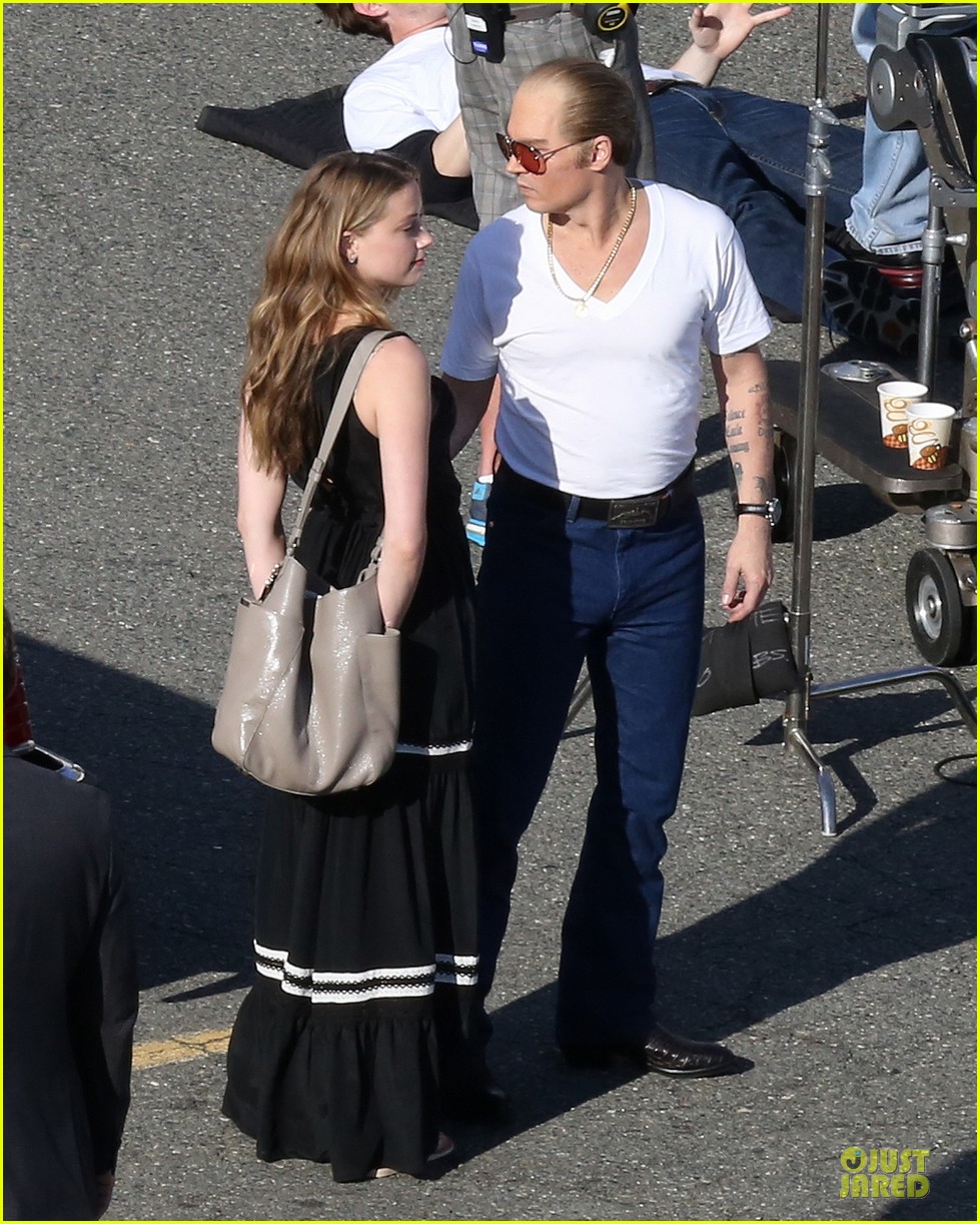 Johnny Depp & Amber Heard Share Romantic Kiss on 'Black Mass' Set!