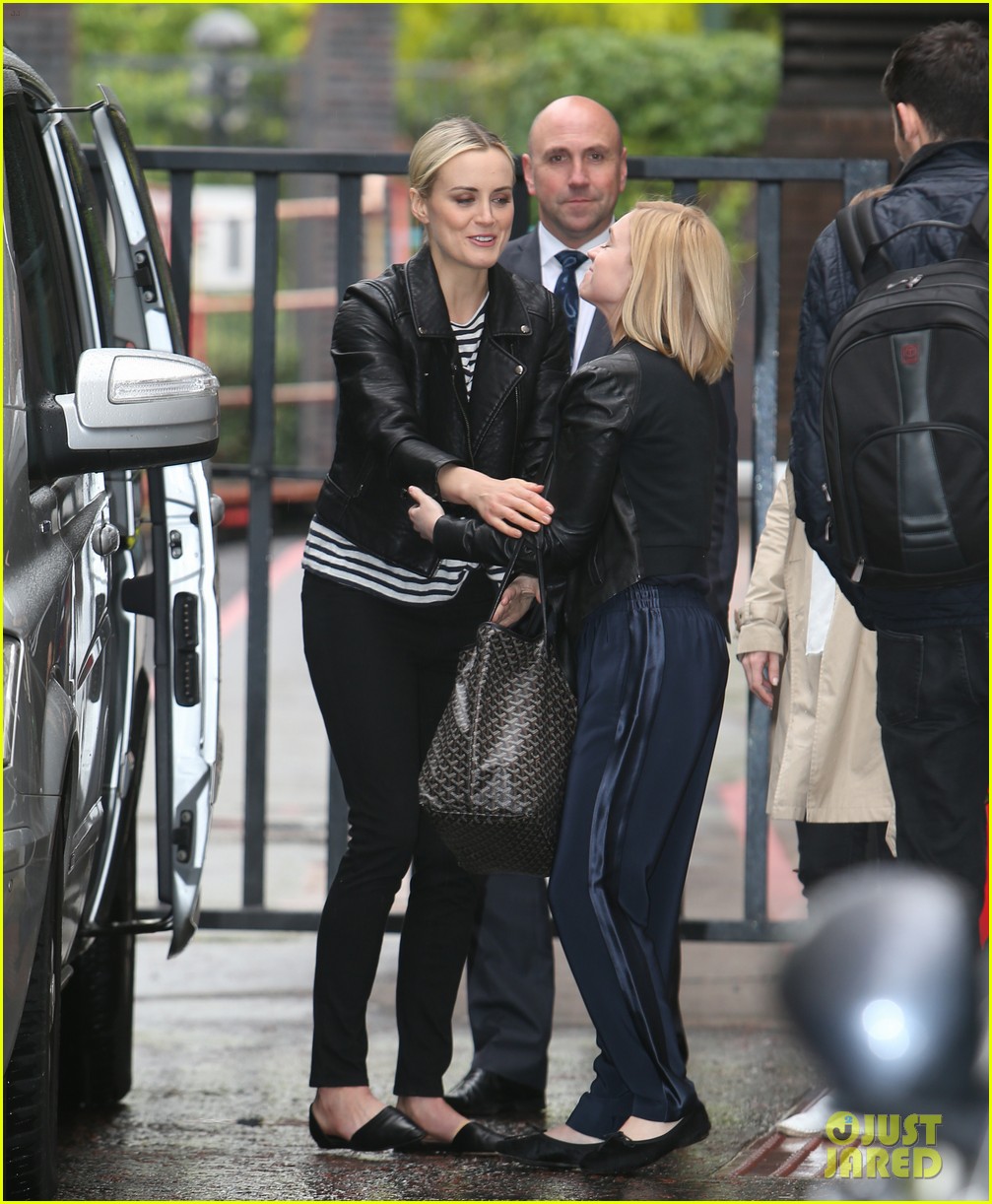 Taylor Schilling's 'Orange is the New Black' Season Two Premieres Tomorrow!