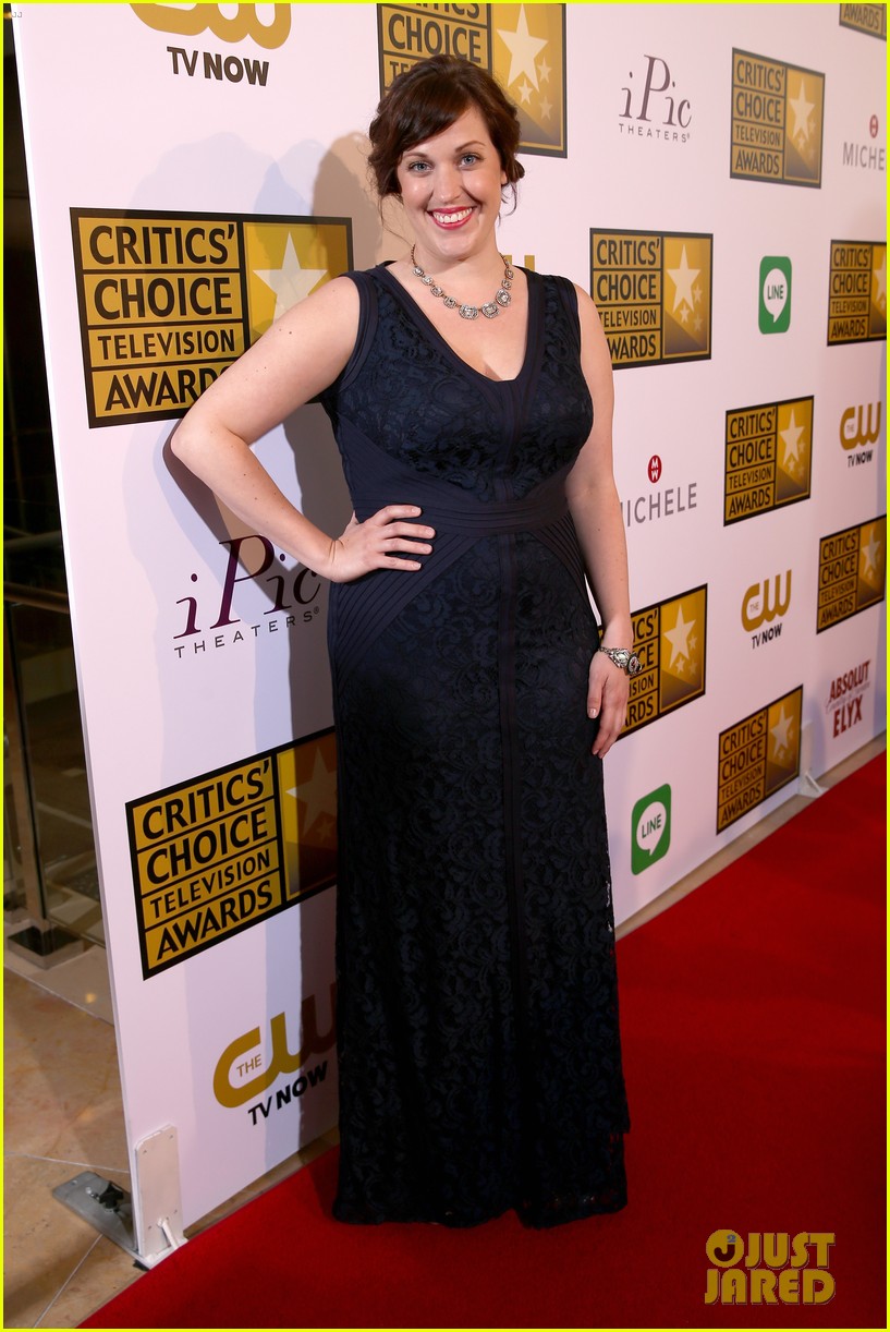 Scandal's Bellamy Young WINS a Critic's Choice TV Award!