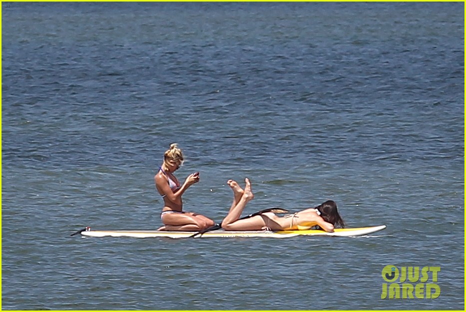Kendall Jenner & Hailey Baldwin Buddy up for Paddleboarding Excursion in the Hamptons!