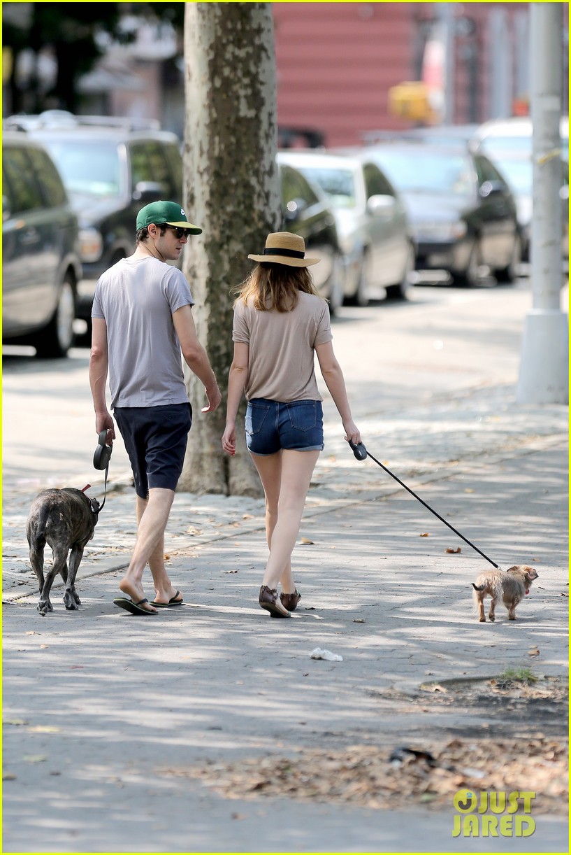 Leighton Meester & Adam Brody Are the Cutest Dog Walking Couple!