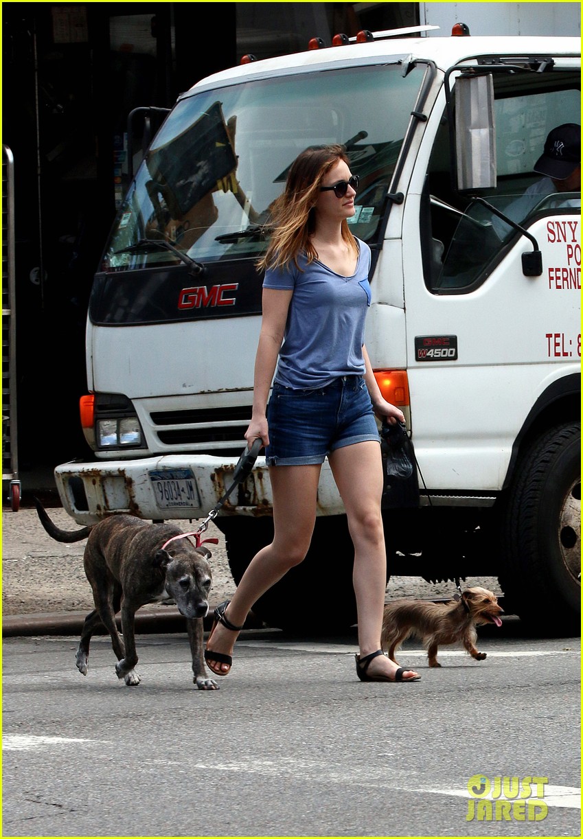Leighton Meester Packs Up 'Of Mice and Men' Dressing Room After Breaking House Record