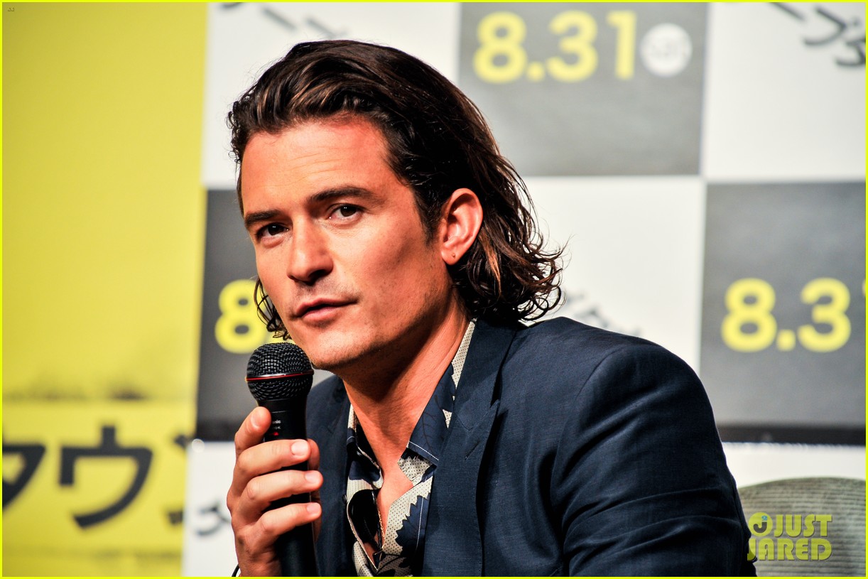 Orlando Bloom Rocks Unique Shirt at 'Zulu' Press Conference in Japan