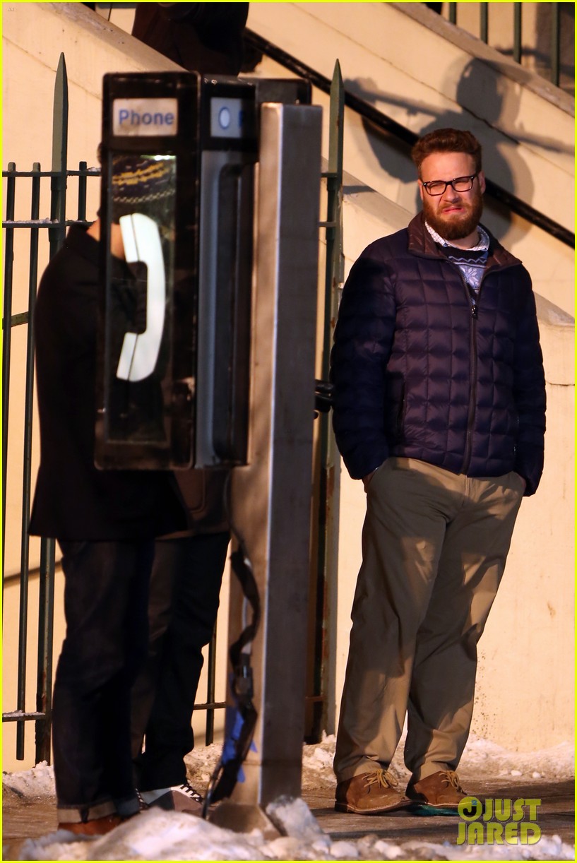 Joseph Gordon-Levitt & Seth Rogen Are Filming a Christmas Movie Together