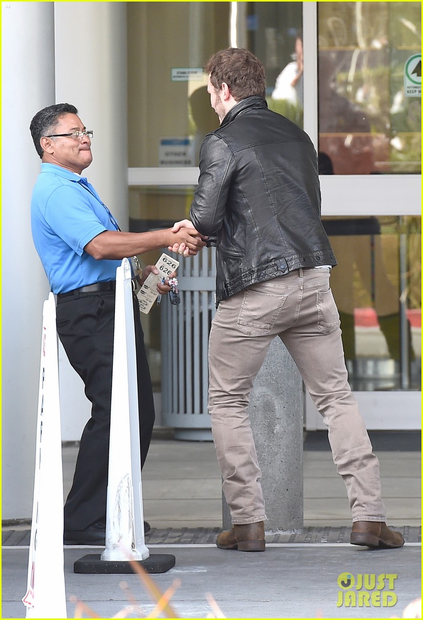 Chris Pratt Brightens the Day for Sick Kids at a Children's Hospital!