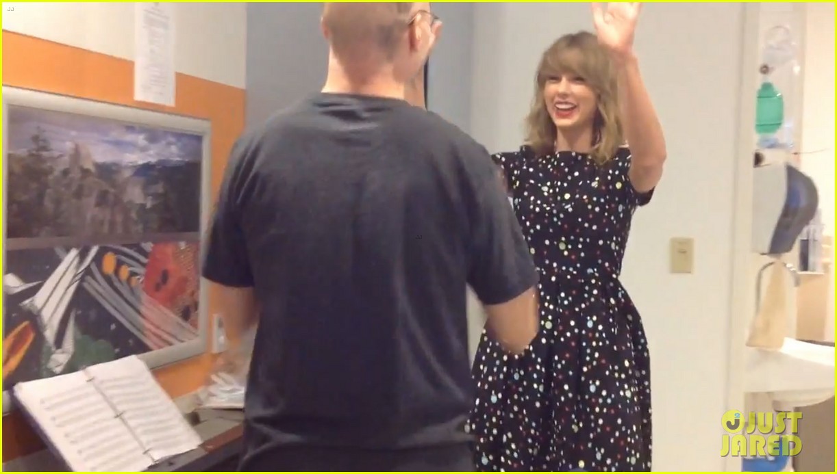Taylor Swift Sings Adele's 'Someone Like You' While Leukemia Patient Plays Piano - Try Not Crying!