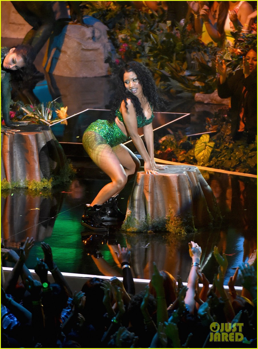 MTV VMAs 2014 Opening Peformance with Ariana Grande, Nicki Minaj, & Jessie J - WATCH NOW!