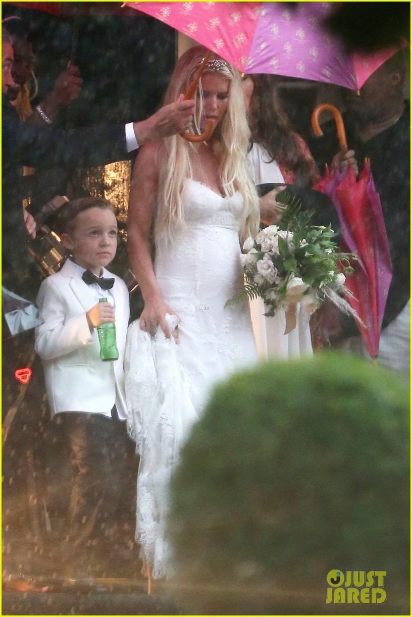 Ashlee Simpson's Wedding Dress Revealed - See Pics From Her Wedding  Ceremony! - Just Jared - Celebrity News and Gossip | Entertainment
