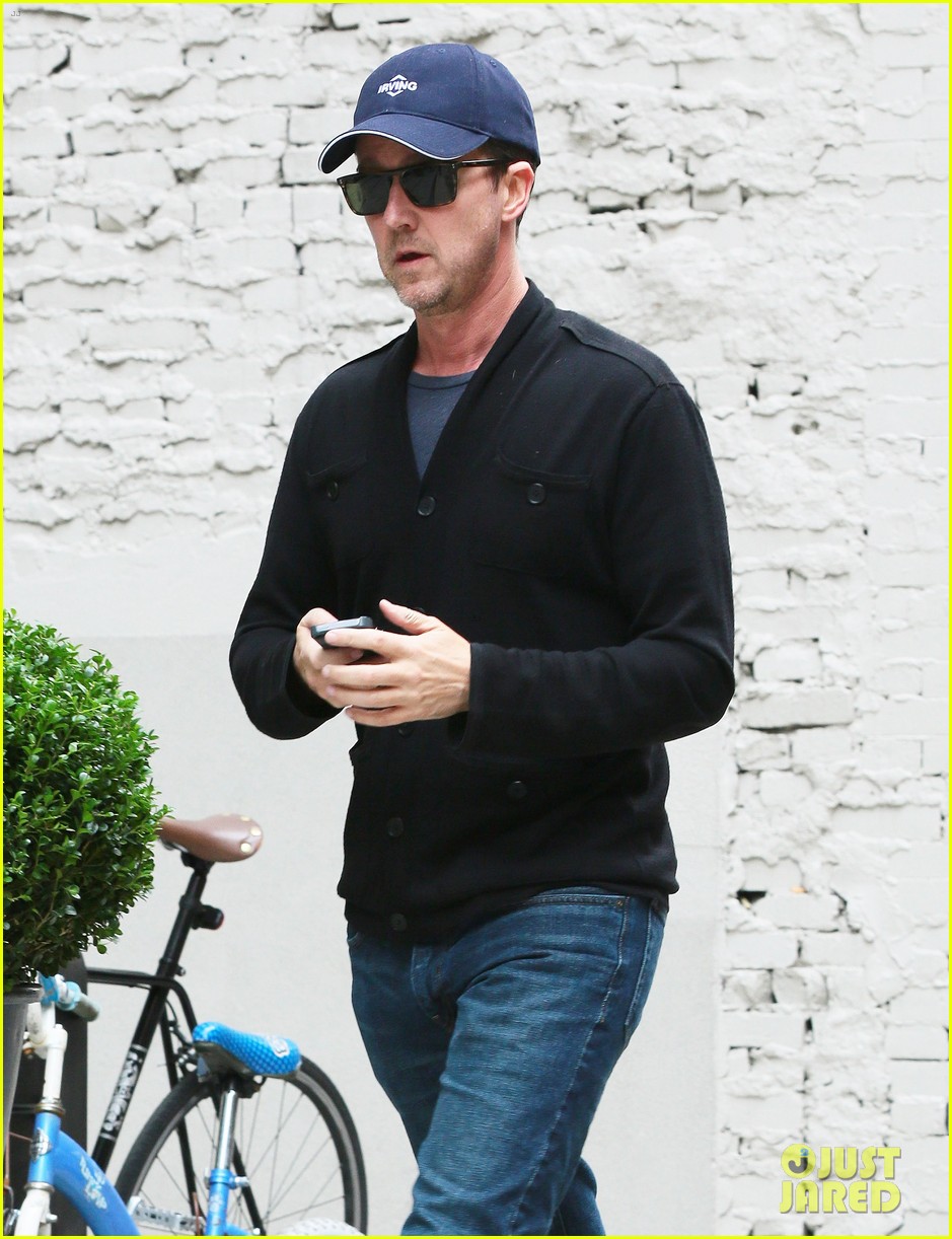 Edward Norton Gets Coffee with Michael Keaton in New 'Birdman' Clip - Watch Now!