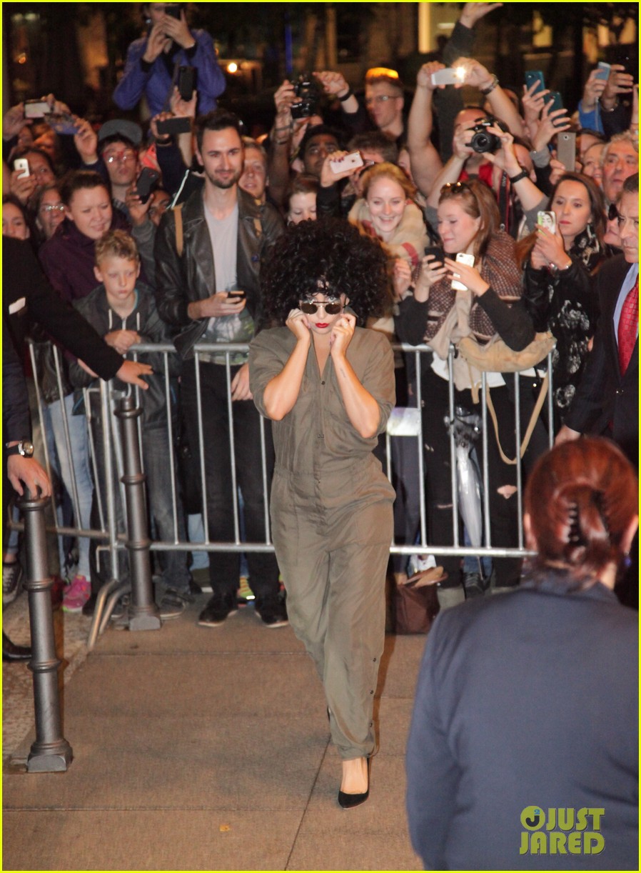 Lady Gaga & Tony Parker Talk NBA Championship Basketball In Berlin