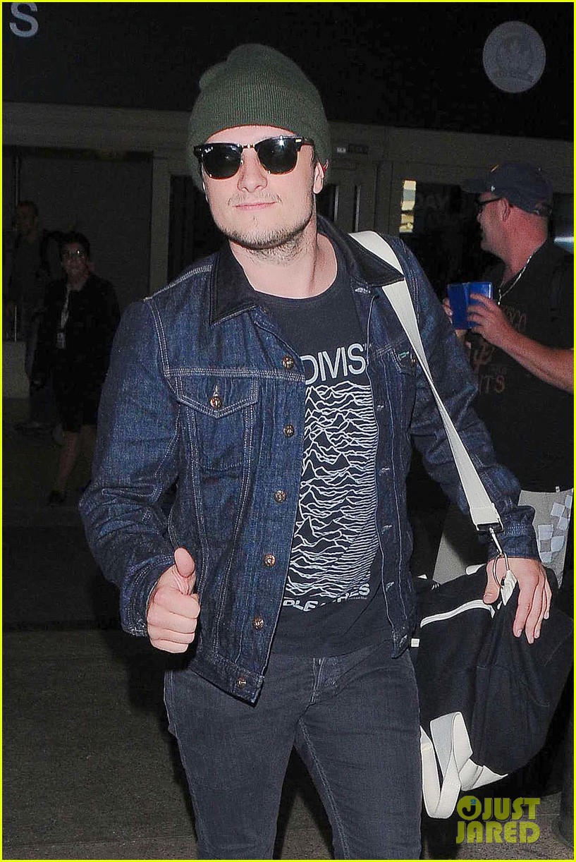 Liam Hemsworth & Josh Hutcherson Arrive in L.A. Ahead of 'Mockingjay' Release