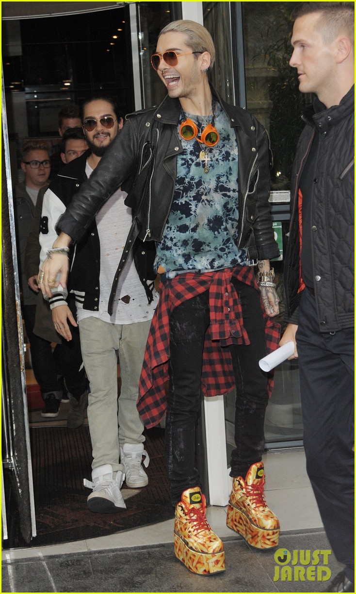Tokio Hotel's Bill & Tom Kaulitz Visit Paris for 'Kings Of Suburbia' Promo!
