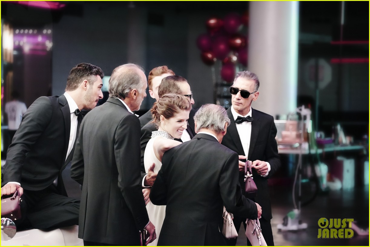 Anna Kendrick: Go Behind-The-Scenes Of Her 'kate spade new york' Holiday Campaign