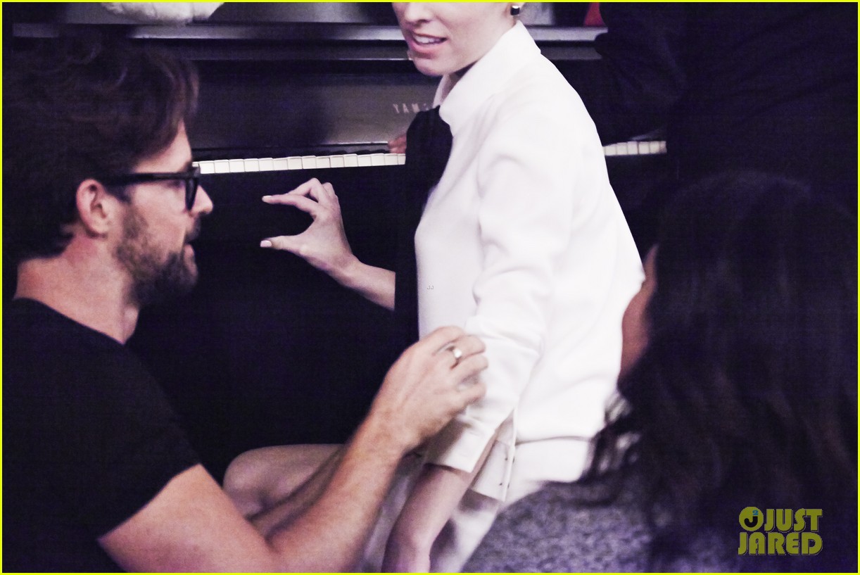 Anna Kendrick: Go Behind-The-Scenes Of Her 'kate spade new york' Holiday Campaign