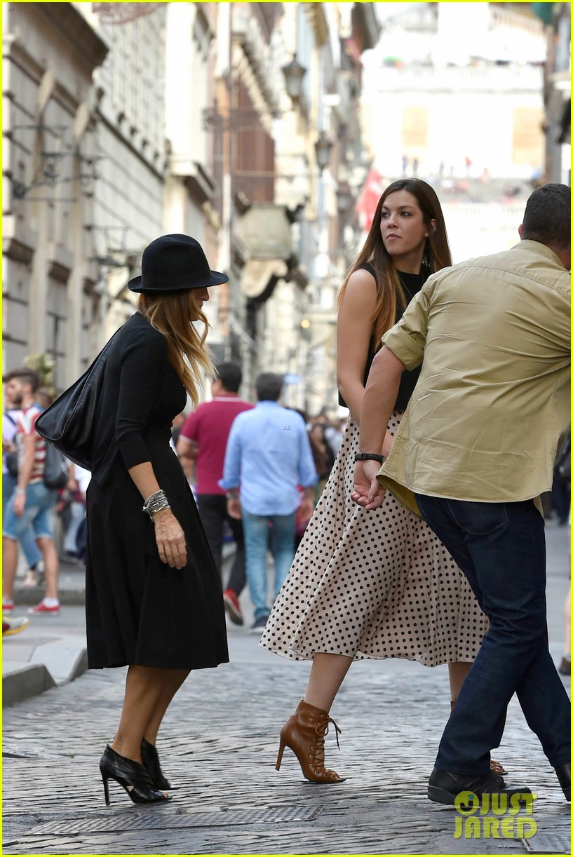 Sarah Jessica Parker's Makeup Artist Leslie Lopez Arrested For Shoplifting