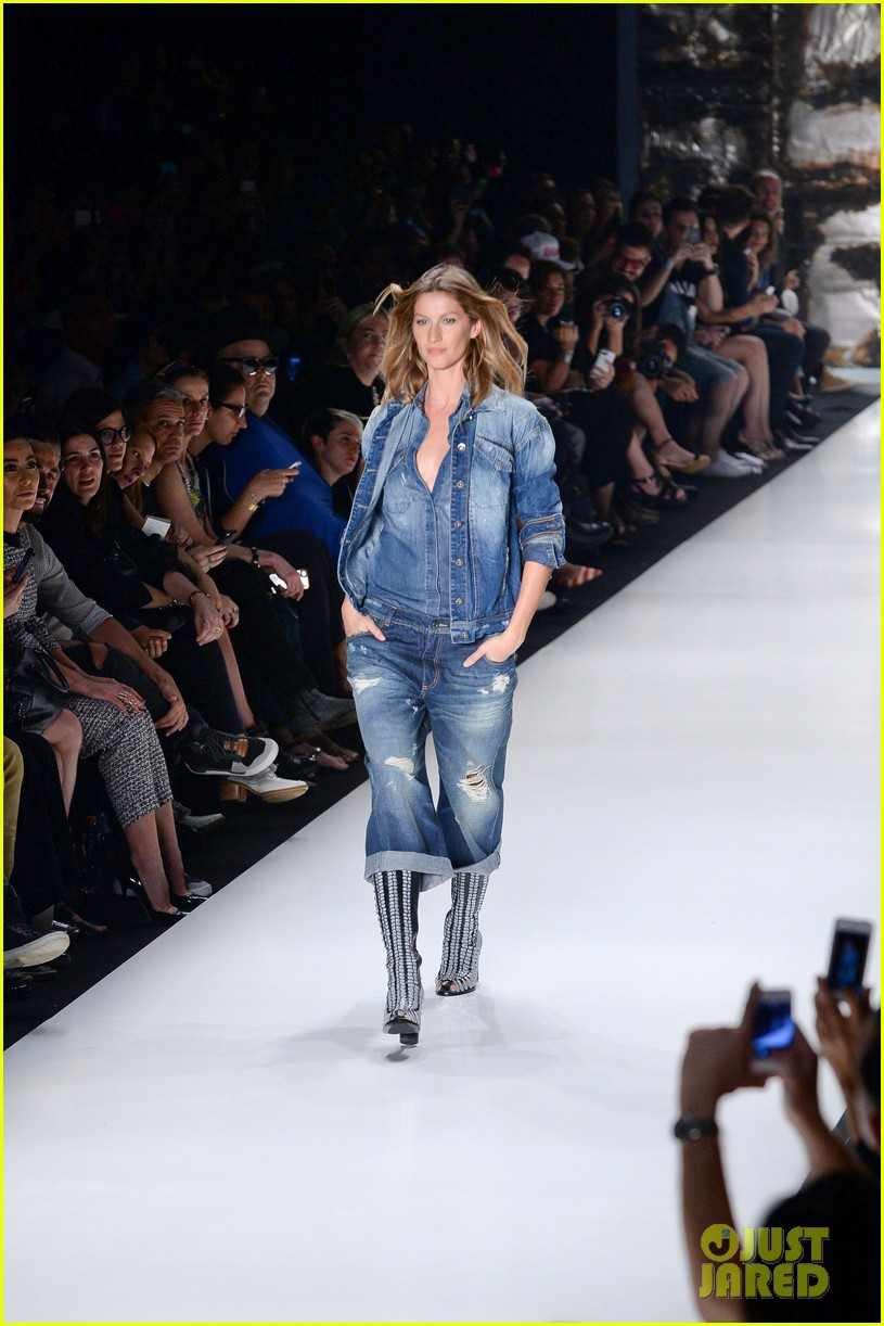 Gisele Bundchen Struts Her Stuff at Colcci Fashion Show