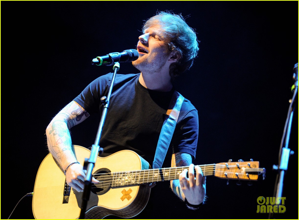Ed Sheeran Plays Free Radio Live 2014 After Surprising Fan On 'Late Late Show'