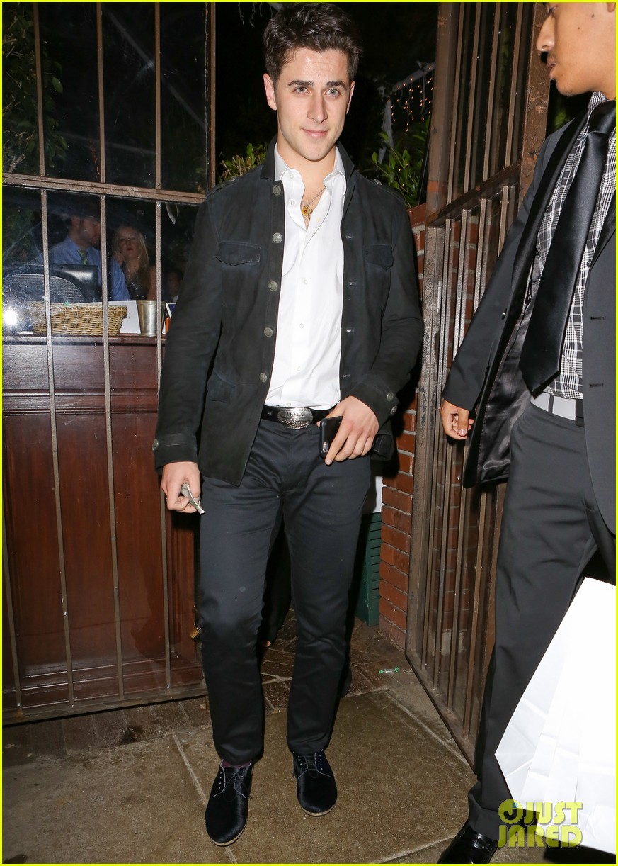 Selena Gomez Reunites with 'Wizards of Waverly Place' Co-Star David Henrie For Dinner Date!