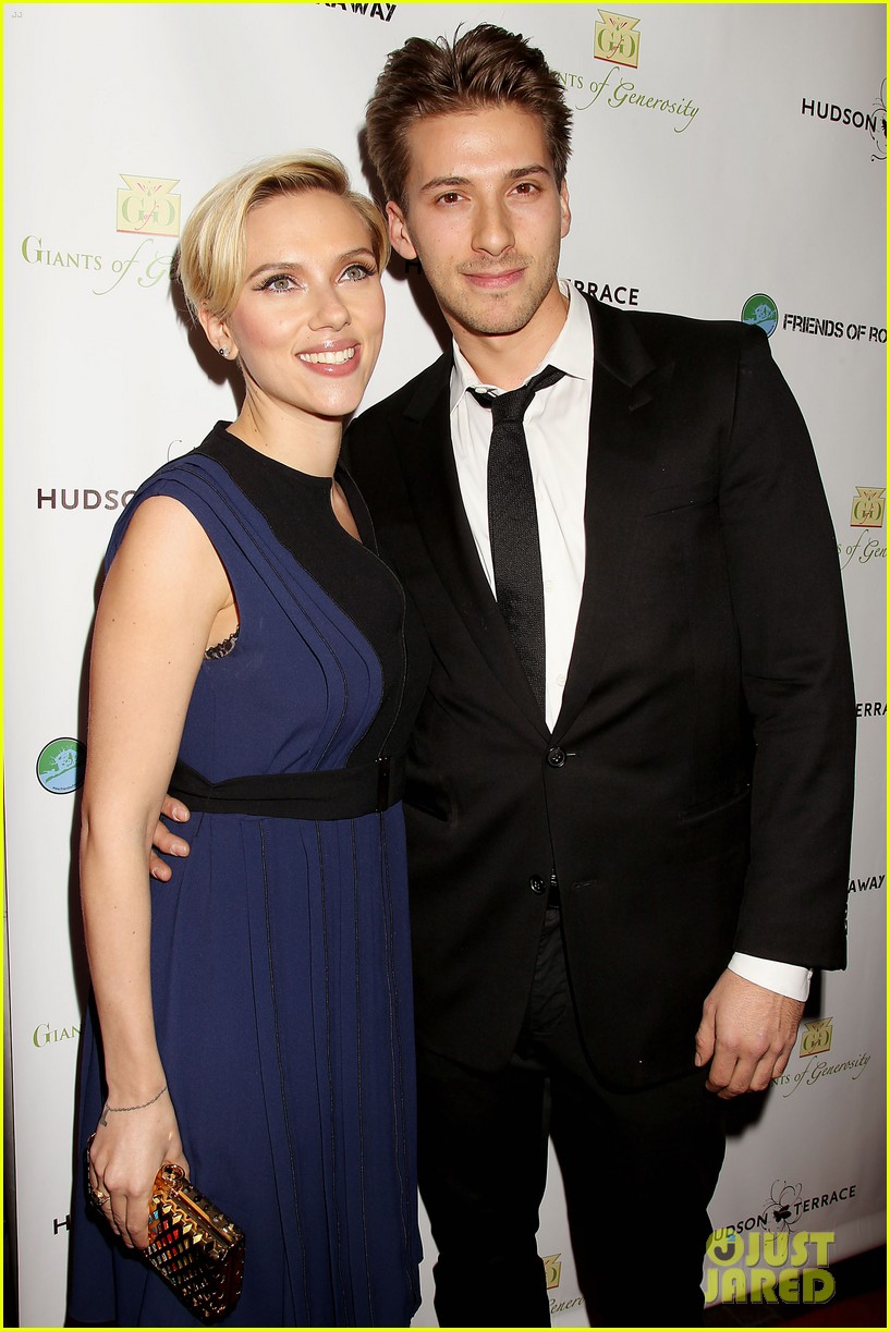 Scarlett Johansson & Her Twin Brother Hunter Walk the Red Carpet Together