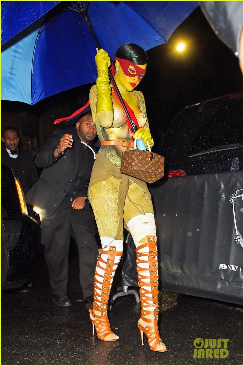 Rihanna Heats It Up as Raphael From 'Teenage Mutant Ninja Turtles' on Halloween