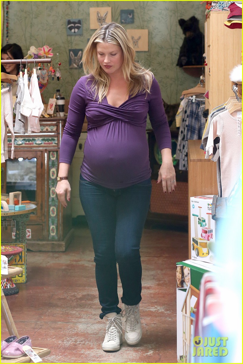 'Varsity Blues' Reunion! Ali Larter & Amy Smart Go Baby Shopping Together!